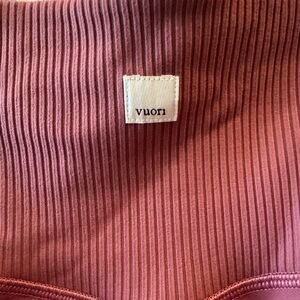 **LIKE NEW** Vuori Leggings.